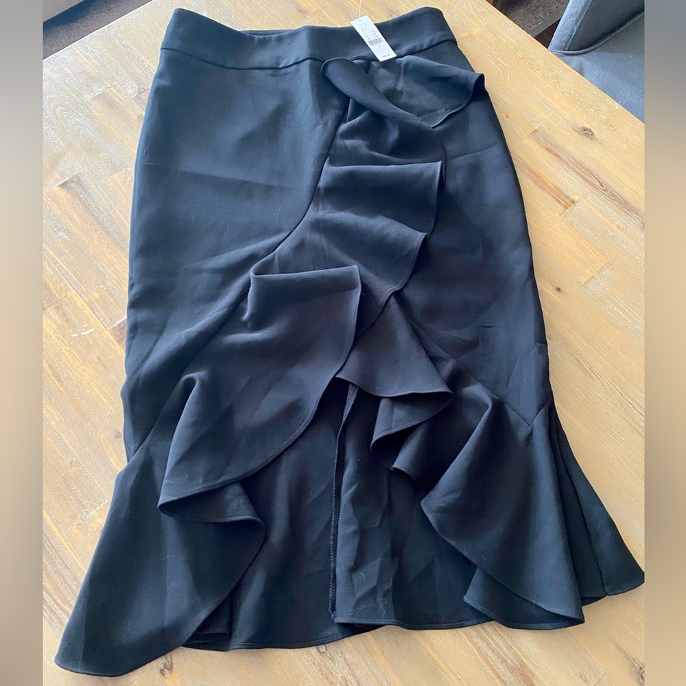 NY & Co., NWT, Black, pencil skirt w ruffle front; 10